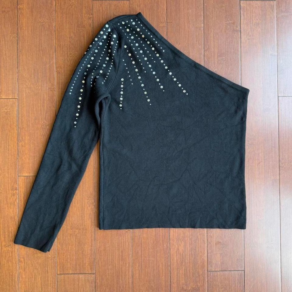 Black Sofia‎ One Shoulder Top
